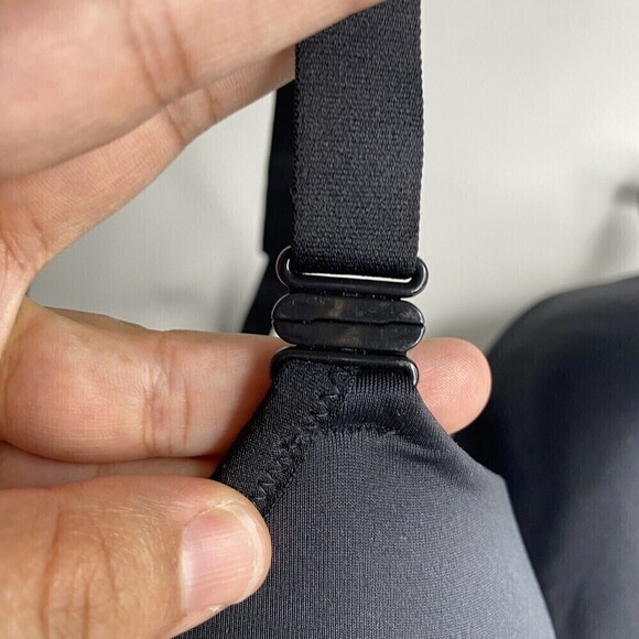 NWOT WARNERS  BLACK BRA SZ 38D ADJUSTABLE STRAPS WIRELESS - Picture 4 of 5